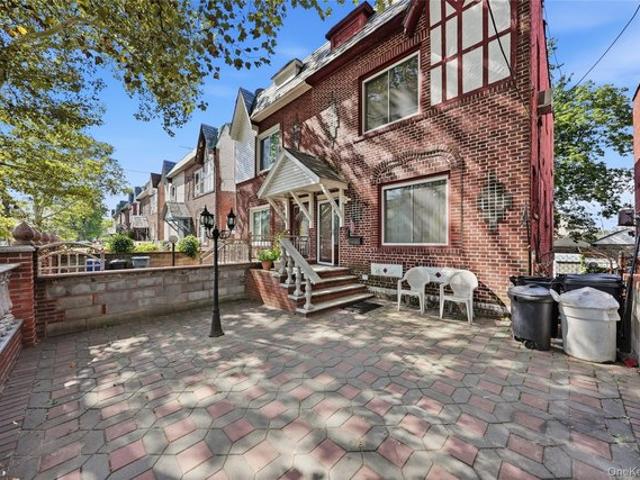 House for sale in Saint Albans, New York