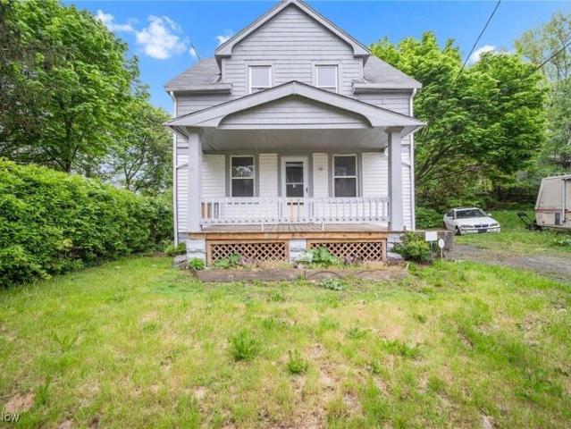 Duplex for sale in Cleveland