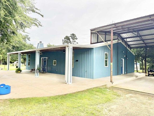 House for sale in Gilchrist, Texas