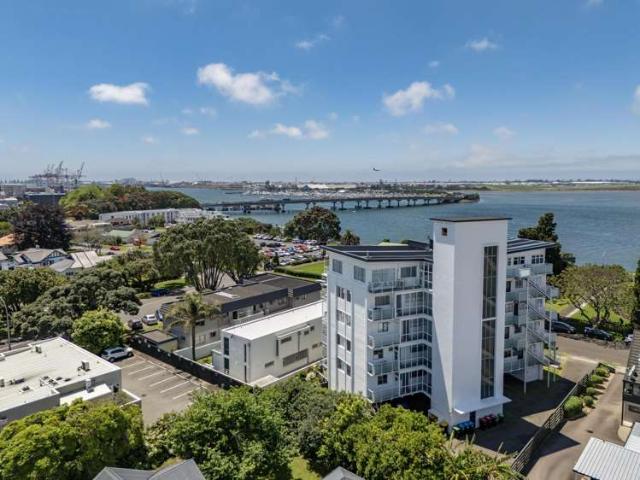 Apartment for sale in Omokoroa, Bay Of Plenty