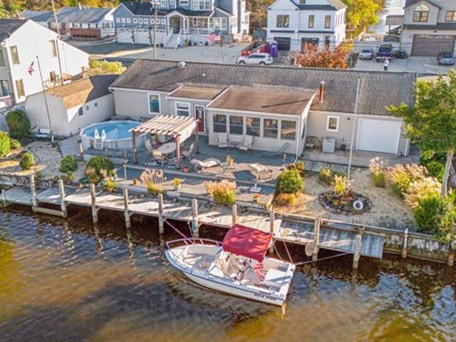 House for sale in Newport Bay, Lacey Township