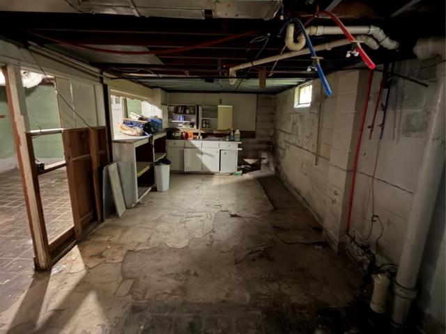 House for sale in Flint, Genesee County