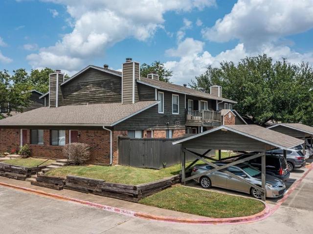 Condo for sale in Arlington, Texas