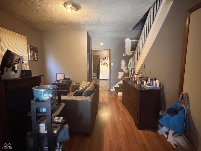 House for sale in Near Eastside, Camby