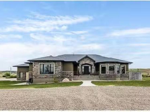 House for sale in Alberta