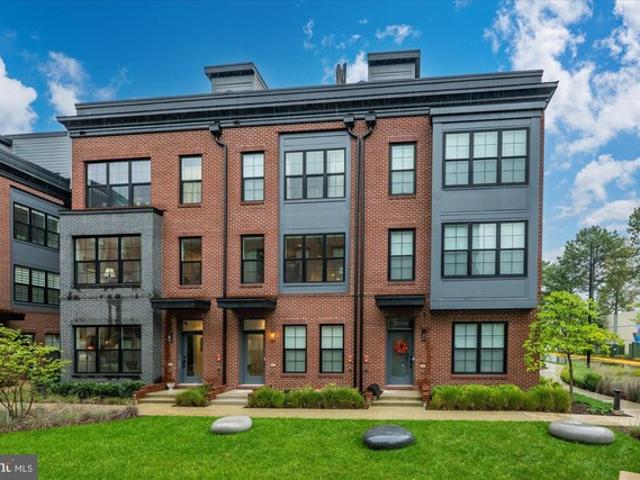 Townhouse for sale in Virginia