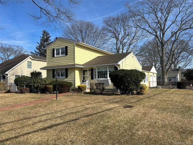 House for sale in Bohemia, New York
