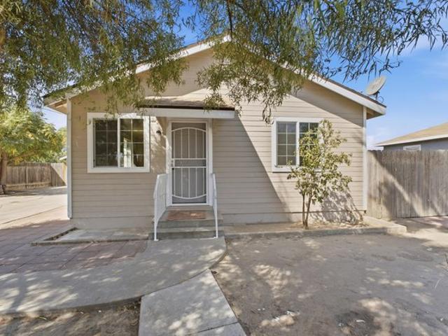 House for sale in Visalia, Tulare County