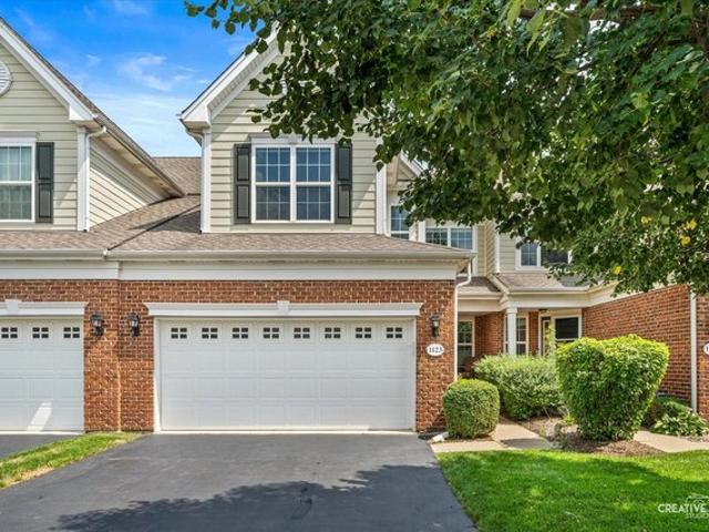 Townhouse for sale in Elgin, Illinois