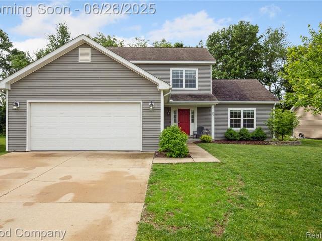 House for sale in Walled Lake