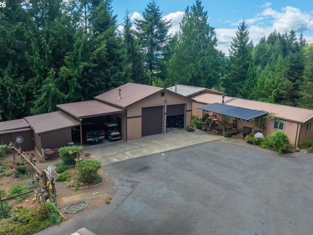 House for sale in Reedsport, Douglas County
