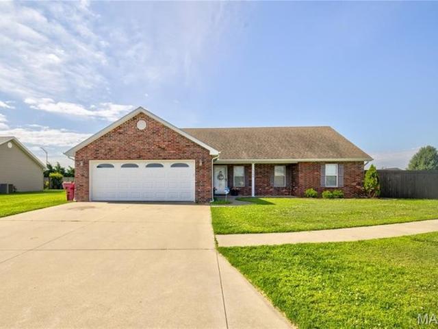 House for sale in Sikeston, Missouri