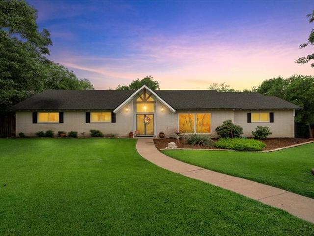 House for sale in Woodway, Texas