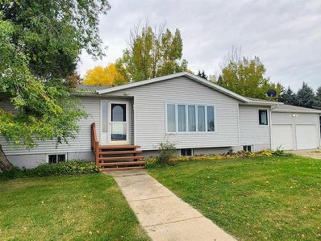 House for sale in Minot, Ward County