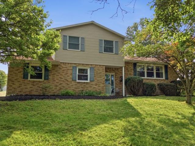 House for sale in Magnolia, Ohio