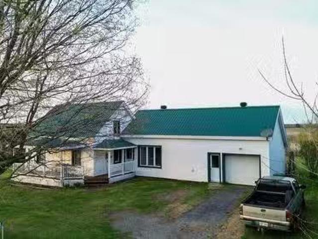 House for sale in Saint-lucien