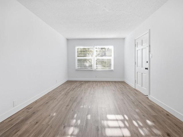 Apartment for rent in Long Beach, California