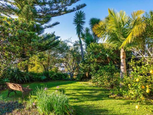 House for sale in Oratia