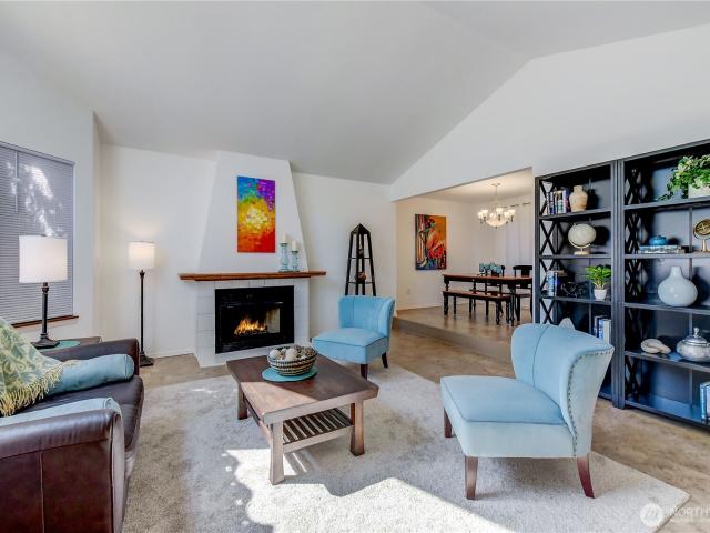 House for sale in Victoria Hills, Renton