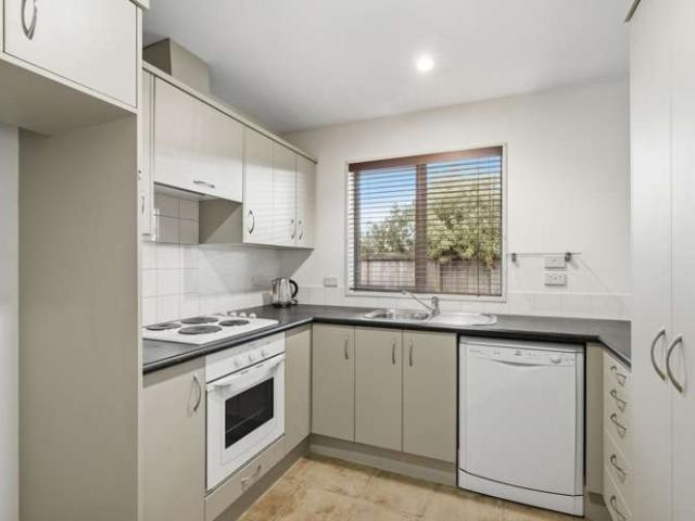House for sale in Chaslands, Canterbury