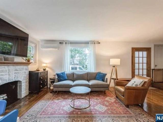 House for sale in Teaneck, New Jersey