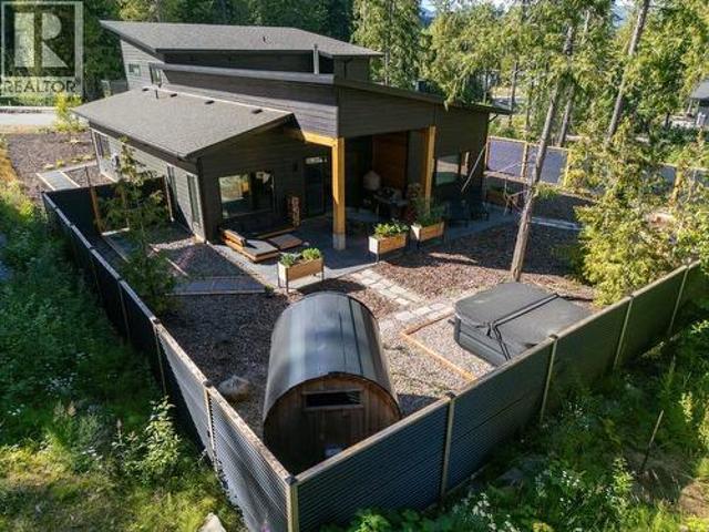 House for sale in Rossland, British Columbia