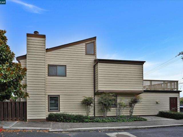 Townhouse for sale in El Cerrito, California