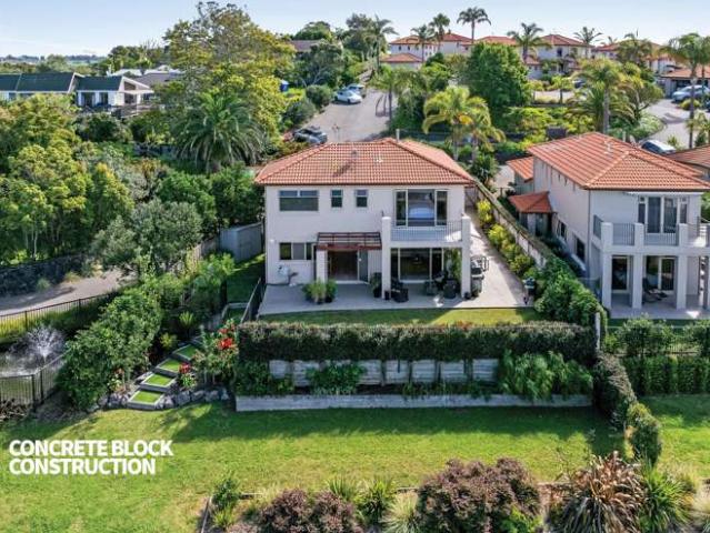 Townhouse for sale in Whangaparaoa