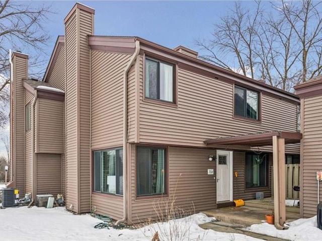 Townhouse for sale in Chaska, Minnesota