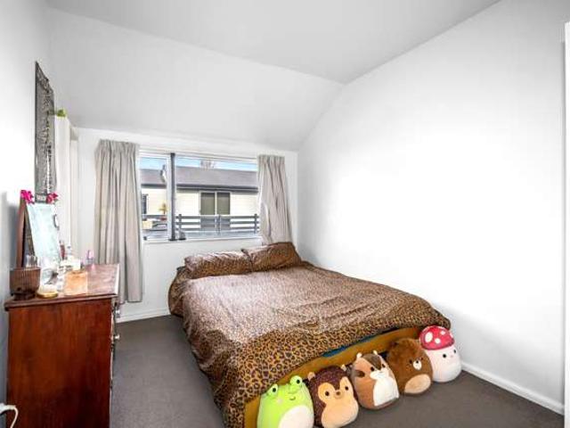Apartment for sale in Heathcote, Canterbury