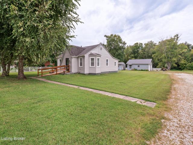House for sale in Lebanon Junction, Kentucky