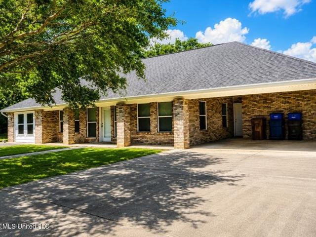 House for sale in D Iberville, Mississippi