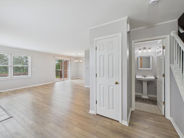 Townhouse for sale in Mchenry, Illinois