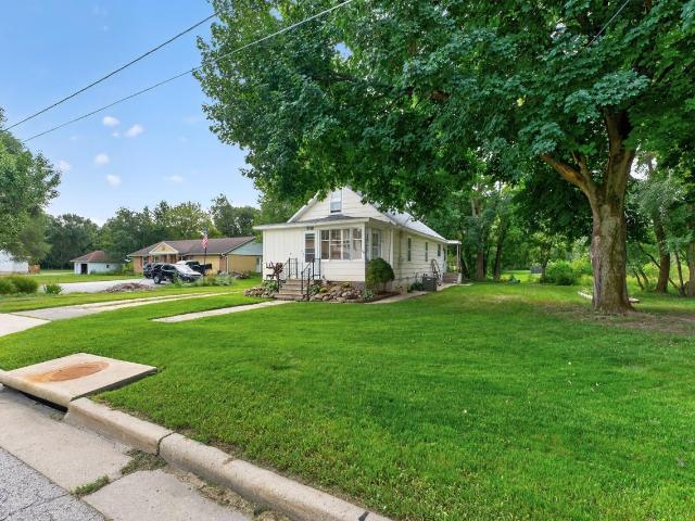 House for sale in Garden Prairie, Boone County