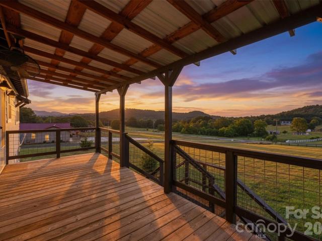 House for sale in Hiddenite, North Carolina
