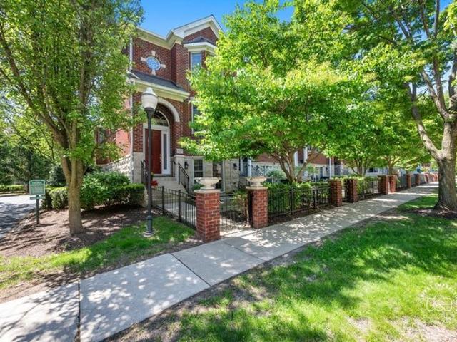 Condo for sale in Downers Grove, Illinois