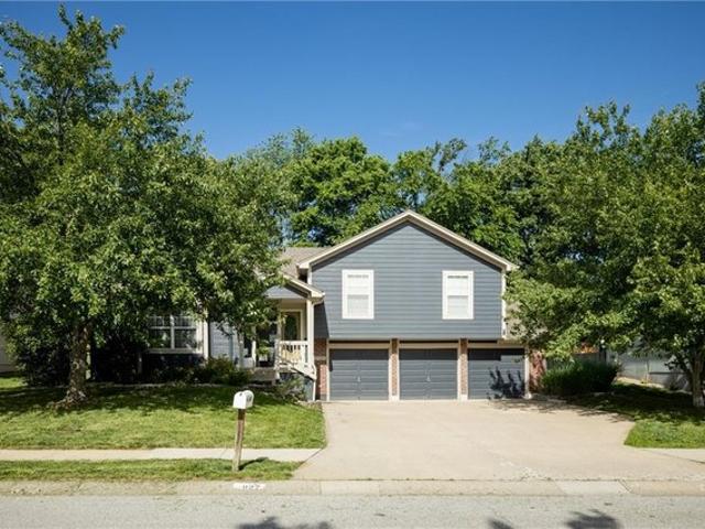 House for sale in Blue Springs, Missouri