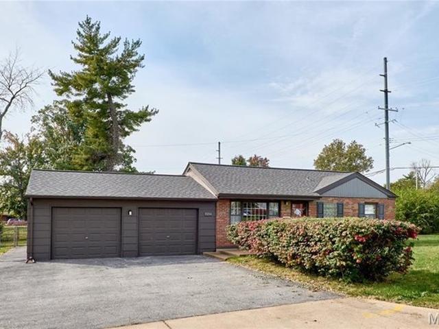 House for sale in Saint Ann Country Club, Saint Louis County
