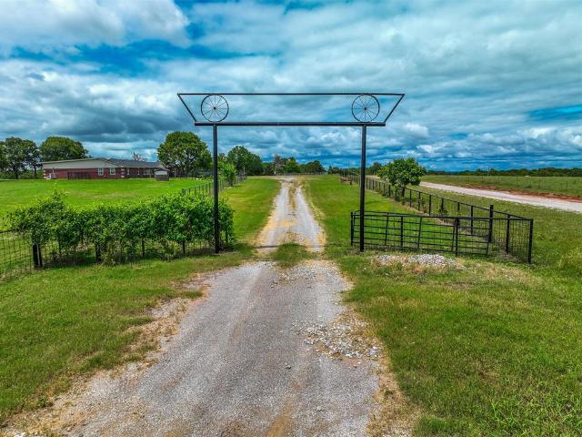 House for sale in Lindsay, Oklahoma