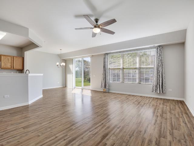 Townhouse for sale in Mchenry, Illinois