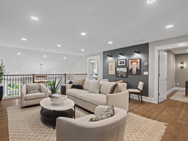 Townhouse for sale in Oxford, Connecticut