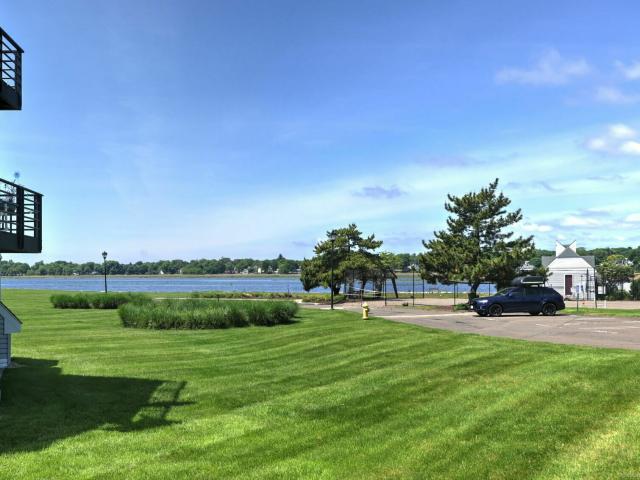 Condo for rent in Milford