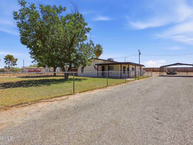 House for sale in Valley Farms, Arizona