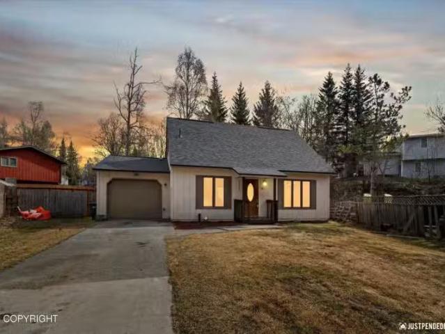 House for sale in Eagle River