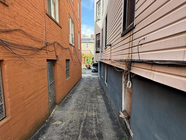 House for sale in The Bronx, Arverne