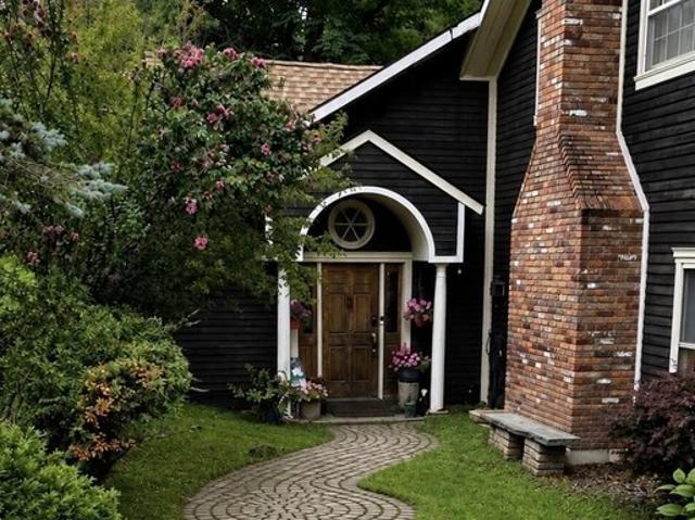 House for sale in Guilderland, New York