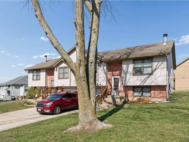 House for sale in Harrisonville, Missouri