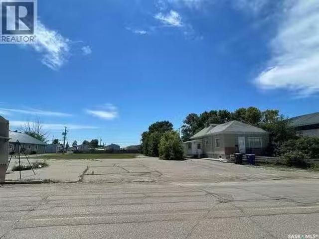 House for sale in Weyburn, Saskatchewan