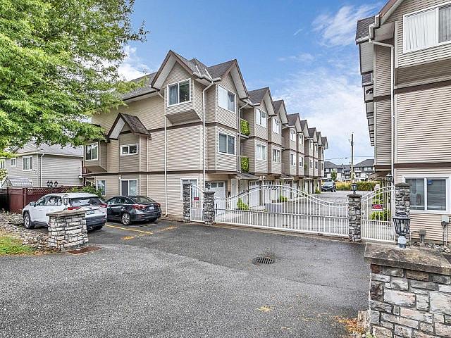 Condo for sale in Surrey, British Columbia