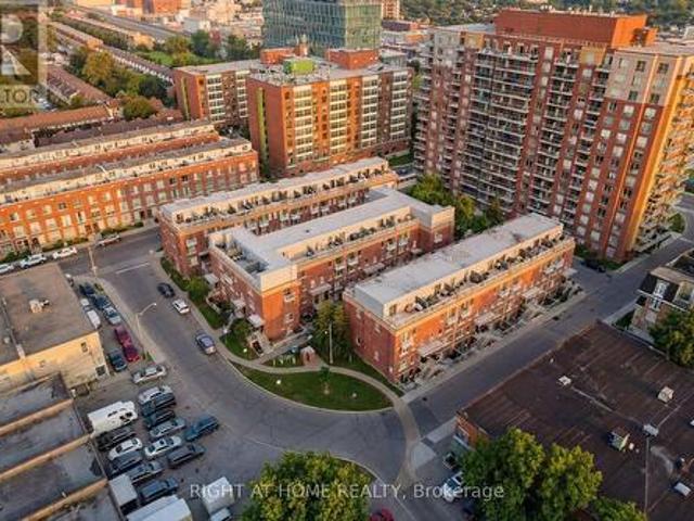 Townhouse for sale in Woburn, Ontario